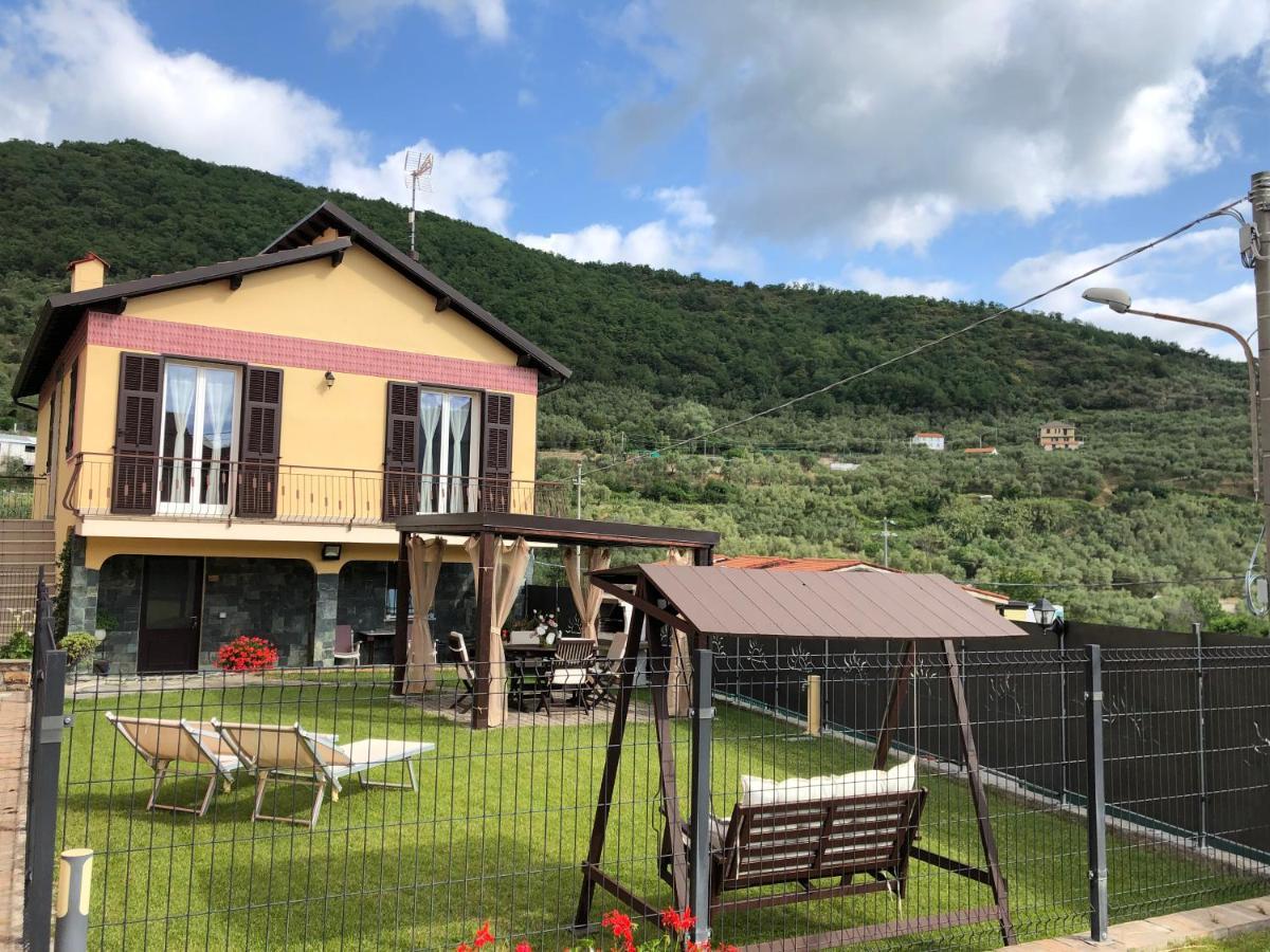 Casa Ginni Con Piscina E Giardino Caravonica 外观 照片