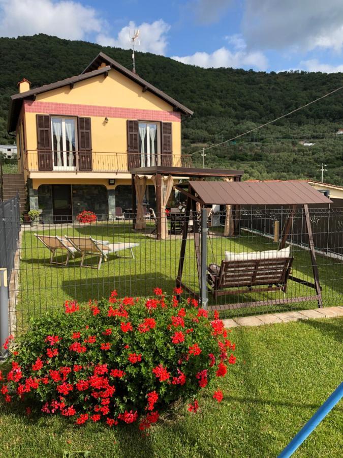Casa Ginni Con Piscina E Giardino Caravonica 外观 照片