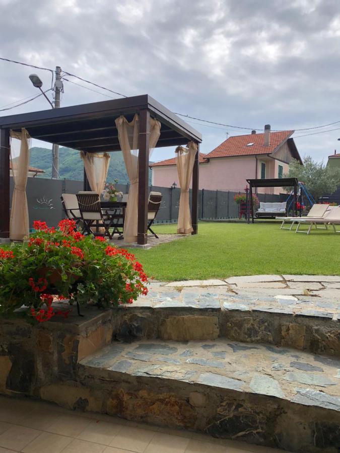 Casa Ginni Con Piscina E Giardino Caravonica 外观 照片