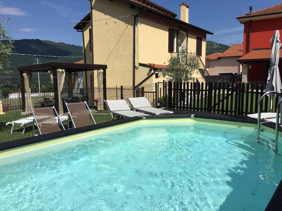 Casa Ginni Con Piscina E Giardino Caravonica 外观 照片