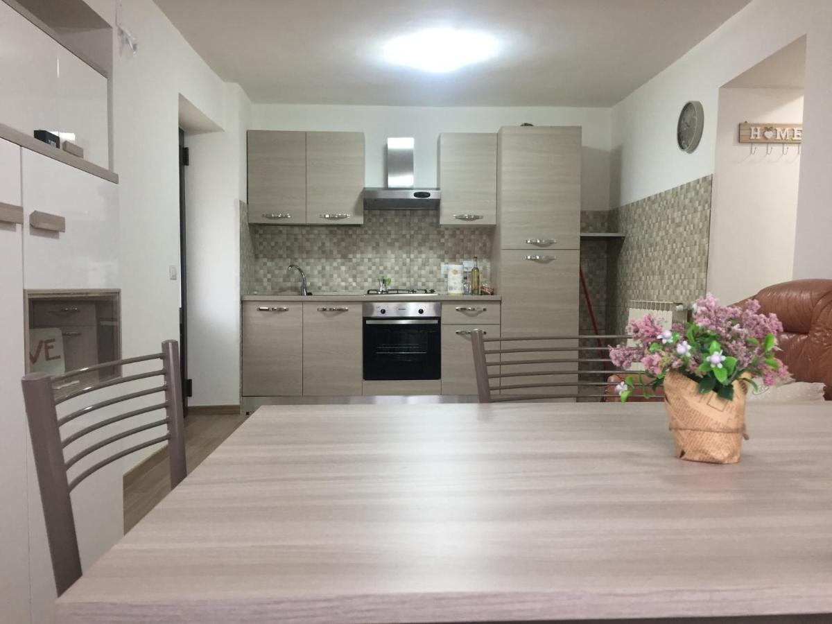 Casa Ginni Con Piscina E Giardino Caravonica 外观 照片