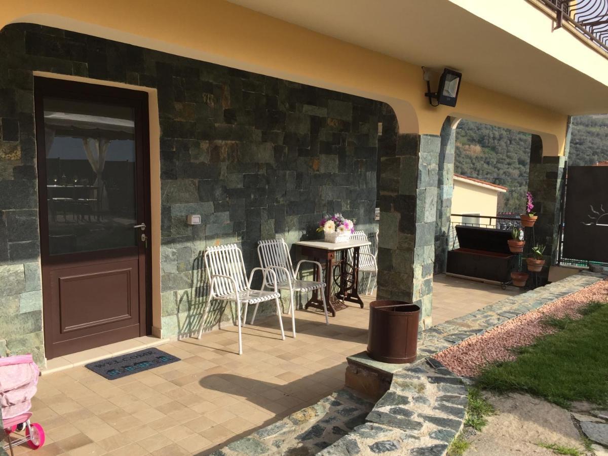 Casa Ginni Con Piscina E Giardino Caravonica 外观 照片
